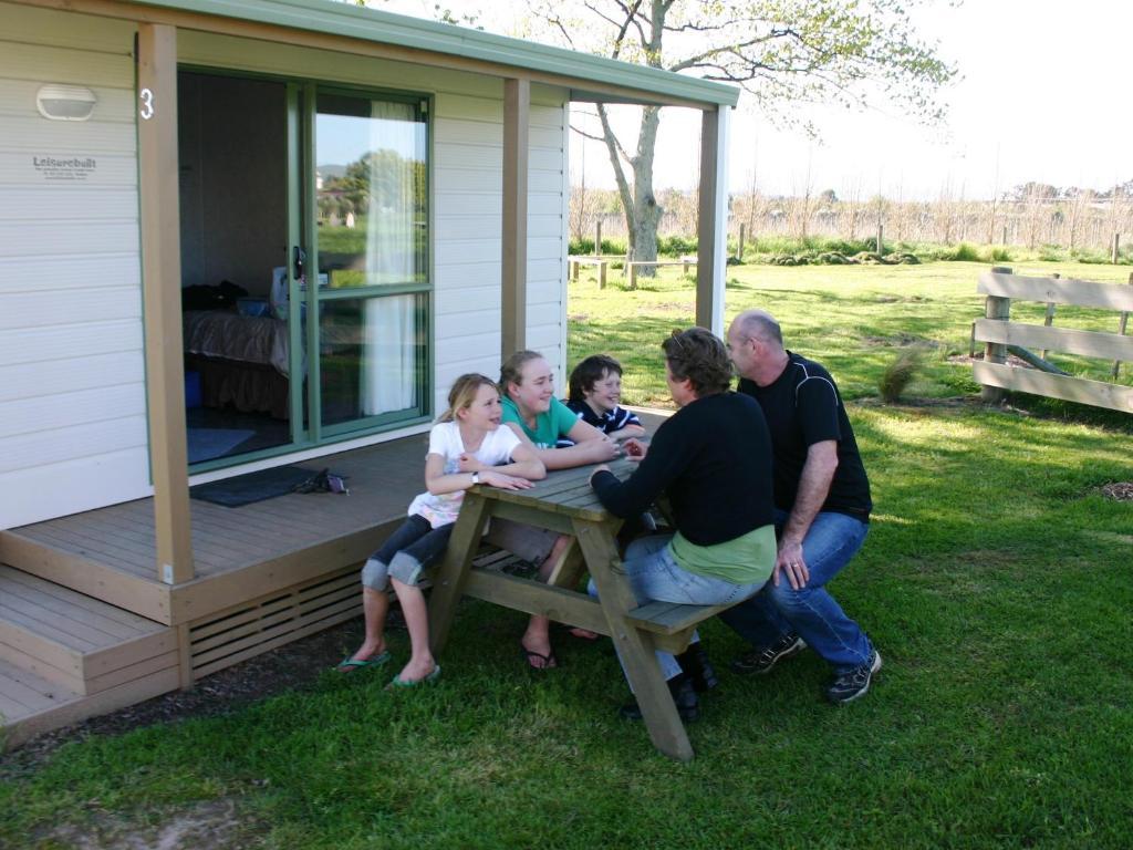 Martinborough Top 10 Holiday Park Phòng bức ảnh